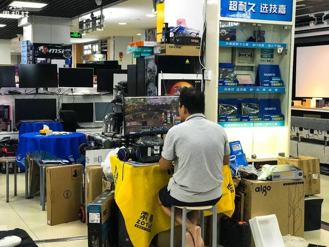 南寧電子賣場蕭條 電商沖擊、誠信缺失與商戶的破局之道